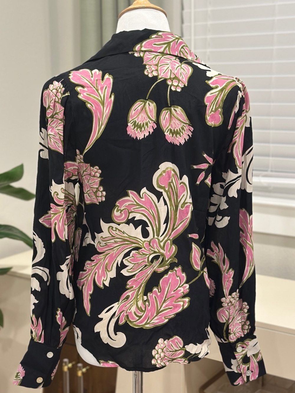 Karen Kane Black Long-Sleeve V-Neck Blouse with Pink & Cream Floral Print - Picture 5 of 6